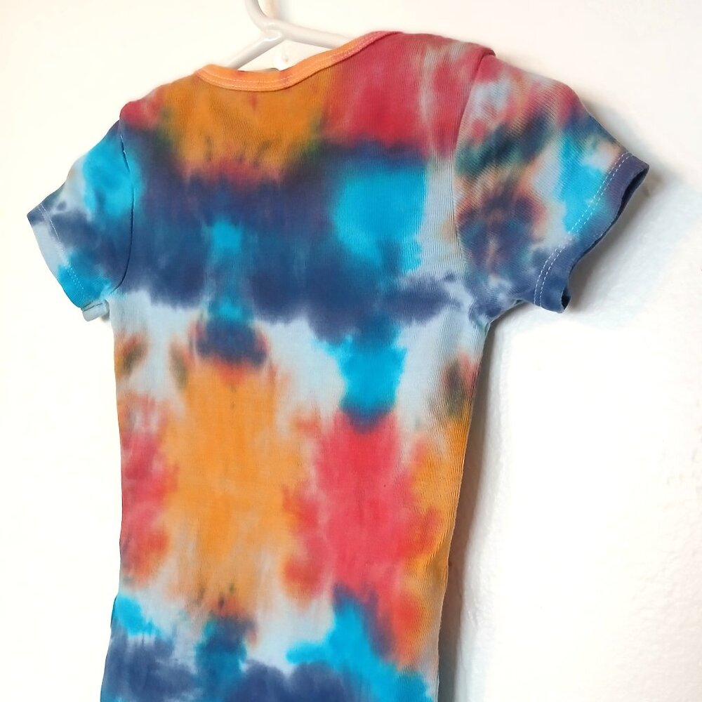 Tie Dye Baby Bodysuit With Abstract Pattern in Blue Red Orange 18 Months NWT - Picture 9 of 16